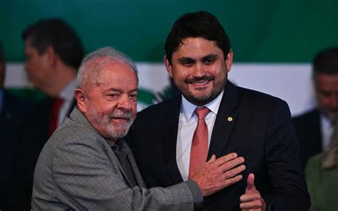 Juscelino Filho ignora Lula e recontrata bolsonaristas no Ministério