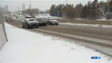 Snow flies in Calgary winter storm