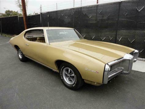 1969 Pontiac Tempest Custom S 2 Door Hardtop Front 34 130990