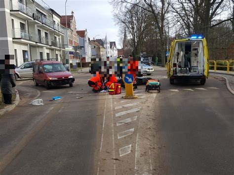 Wypadek W Centrum Szczecinka Poszkodowany Kierowca Skutera Zdj Cia