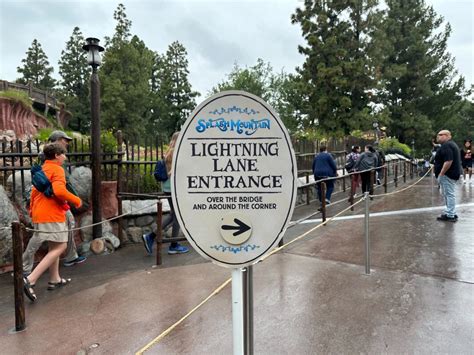 Photos Video Splash Mountain Closes Permanently At Disneyland Wdw