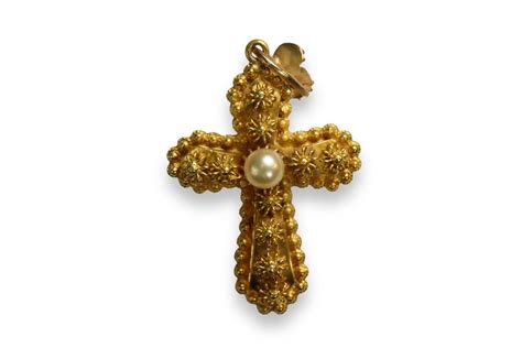 At Auction A Ct Yellow Gold And Pearl Cross Pendant