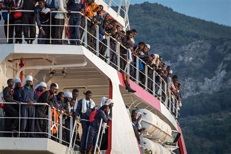 Migrants la Seine Saint Denis attaquée en justice pour non