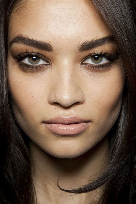 Le Fashion 27 Beauties With Bold Brows