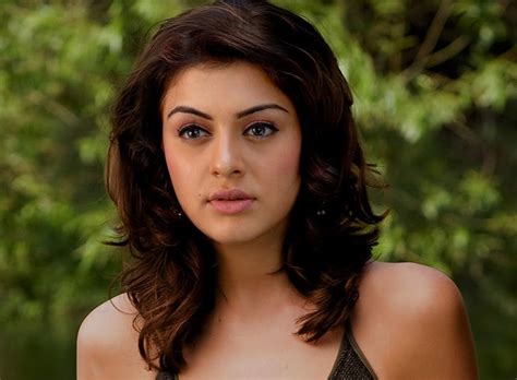 Celebrity Exclusive Showcase Hansika Motwani Look Damn Hot In Bikini