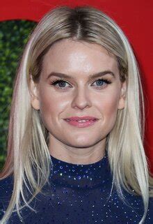 Alice Eve Eyes Different Colors