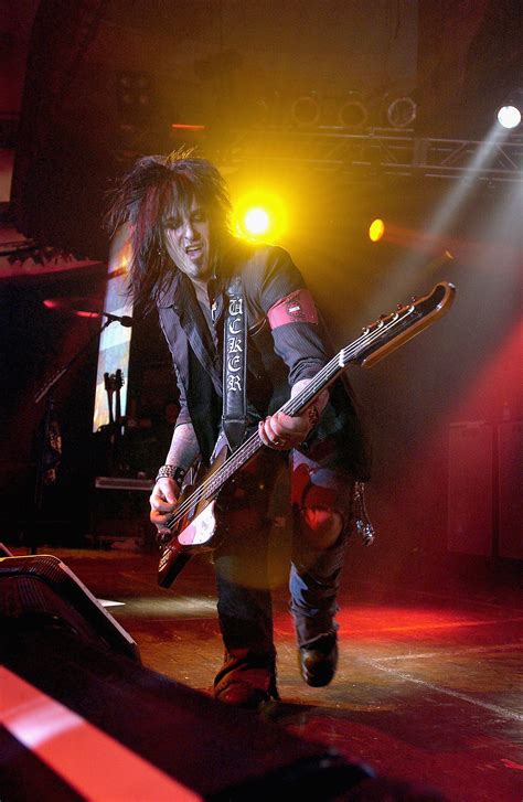 FLASHBACK: Motley Crue Reunites with Tommy Lee