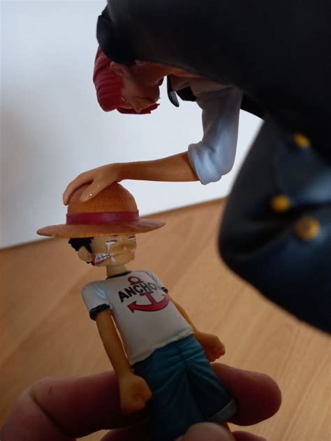 One Piece Sammelfigur Ruffy Und Shanks Kaufen Auf Ricardo