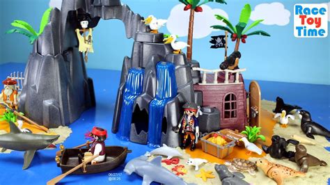 Playmobil Pirate Treasure Island Playset Build And Play With Sea