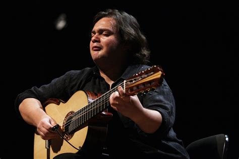 Yamandu Costa Se Apresenta Pela Primeira Vez No Teatro Do Sesc Gravata