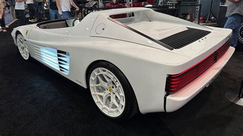 Une Ferrari Testarossa Massacr E Par Gas Monkey Garage Mobiwisy