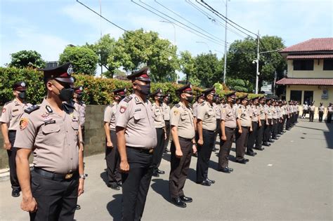 Tahun Baru 2022 138 Personel Polres Metro Jakarta Barat Mendapat