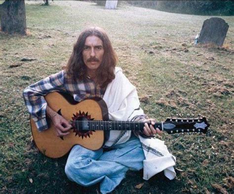 Pin De Robin Healy Hubbard En Gorgeous George Harrison George Harrison Beatles Ringo Starr