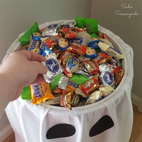 20++ Halloween Candy Bowl - HOMYHOMEE