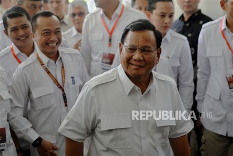 LSI Denny JA Prabowo Gibran Masuk Putaran Dua Dan Ungguli Ganjar