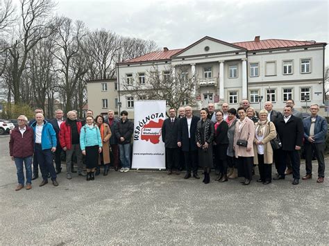 Oto Kandydat Na Burmistrza Wielunia I Kandydaci Do Rady Miasta I