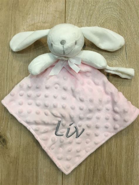 Doudou avec broderie personnalisée Lapin Jaune avec Accroche Tétine