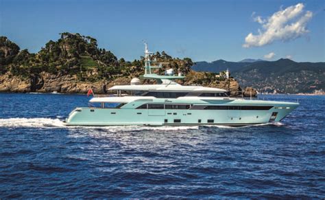 Crn Latona The New Meter Yacht Is A Throwback To Liberty