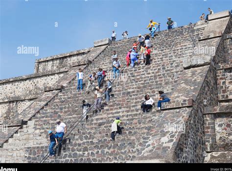 La Cantidad Exacta de Escalones en la Pirámide de la Luna de Teotihuacán