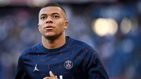 PSG Kylian Mbappé commence sérieusement à sagacer