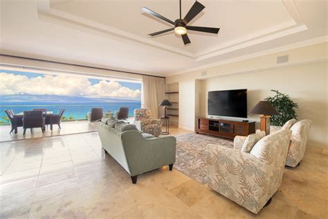 Rooms & suites with ocean views | Outrigger Honua Kai Resort & Spa