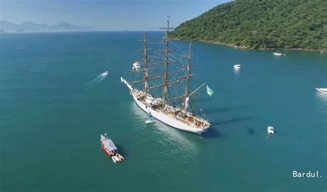 Navio Veleiro Cisne Branco Da Marinha Do Brasil Em Ubatuba