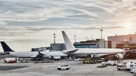 Erste Airline will Impfpflicht für Reisende einführen oe24 at