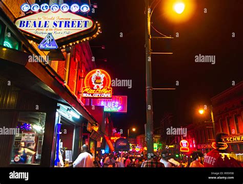 Memphis nightlife night tennessee hi-res stock photography and images - Alamy