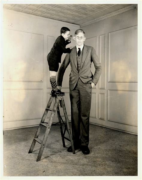 Paranormal And Strange World Robert Pershing Wadlow The Tallest