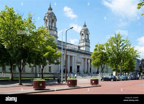 Cardiff Crown Court Stock Photo - Alamy