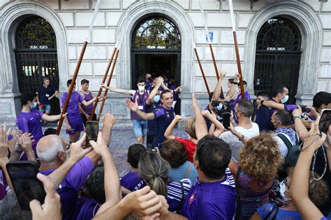 Fotos Los Vecinos De Santurtzi Celebran El Triunfo De La Sotera El