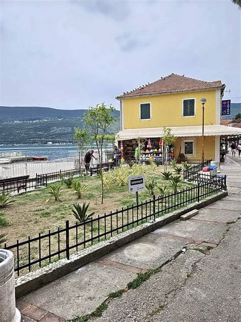 IZRADA I MONTAŽA ZAŠTITNE OGRADE NA POSAĐENIM POVRŠINAMA U IGALU