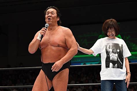 長州力、45年のプロレス人生に終止符。家族のもとに笑顔で帰還できた67歳。 プロレス Number Web ナンバー