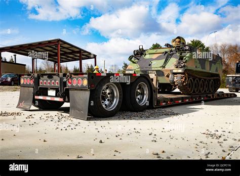 M Armored Personnel Carrier Fotos Und Bildmaterial In Hoher