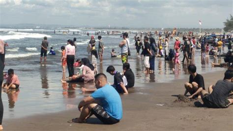 Libur Panjang Objek Wisata Di Pantai Barat Pangandaran Padat