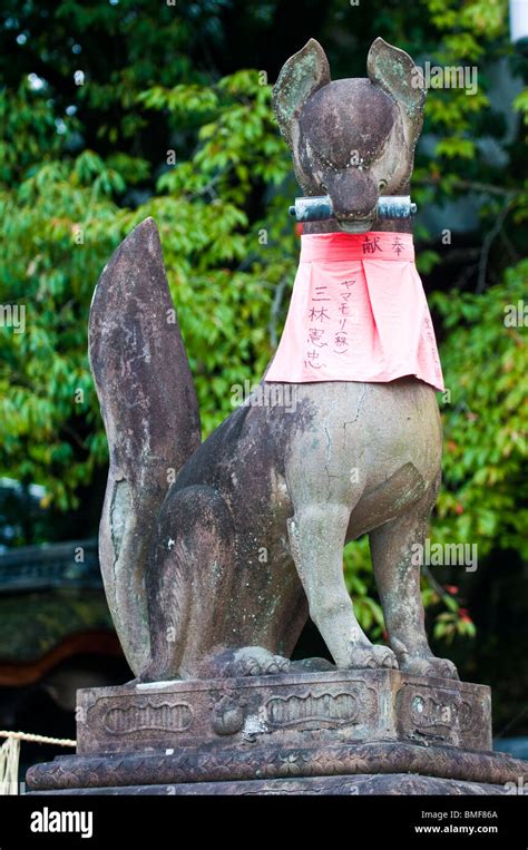 Japanese Fox Statue Hi Res Stock Photography And Images Alamy