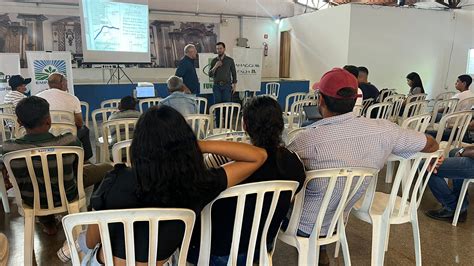 Em Chapada Dos Guimar Es Est Sendo Realizado O Programa Agricultores