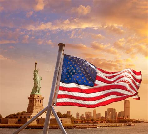 Statue De Drapeau De Liberty New York American Photo Stock Image Du