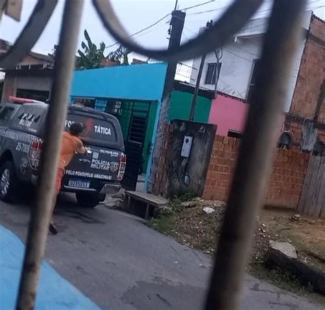 Vídeo Mostra Homem Abrindo Viatura Da Pm Para Preso Fugir No Amazonas