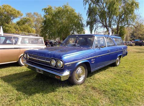 Old AMC Rambler Classic 660 Deluxe Station Wagon 1965 1966 Nature