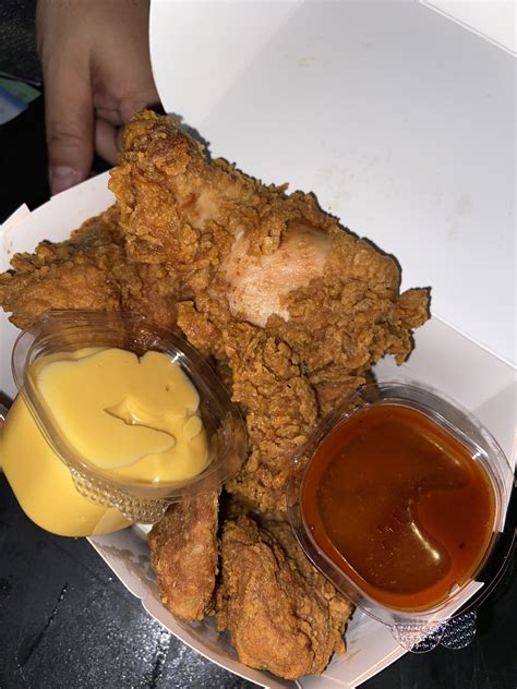 Singgah Makan Muiz Hot Chicken Di Taman Tasik Taiping