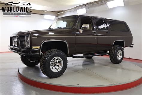 1985 Chevy Suburban Lifted