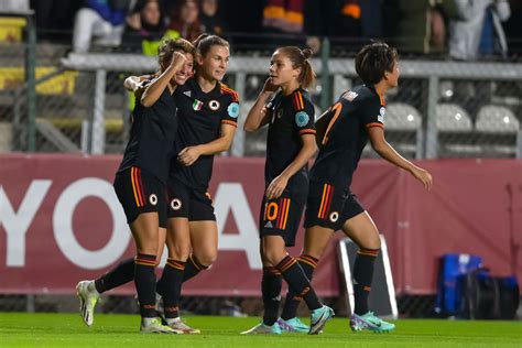 Gran Gal Del Calcio Femminile La Roma Porta A Casa Tre Premi Foto