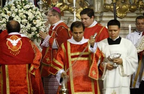 CATHOLICVS Más imágenes de la Liturgia tradicional en Brasil