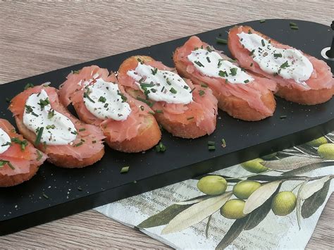 Bruschetta Met Gerookte Zalm Lekker Tafelen