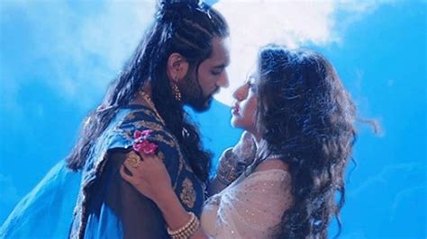 Prithvi Vallabh: Ashish Sharma locks lips with Sonarika Bhadoria ...