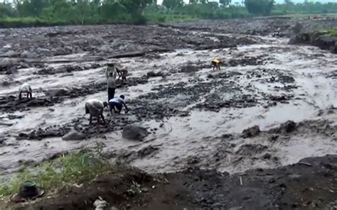 Anggota TNI Di Lumajang Tewas Terseret Lahar Dingin Gunung Semeru