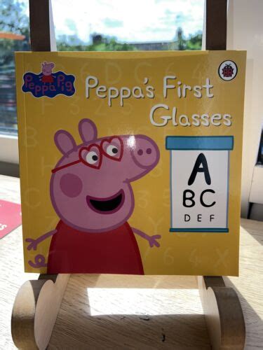 Peppa Pig Peppa S First Glasses By Peppa Pig Paperback