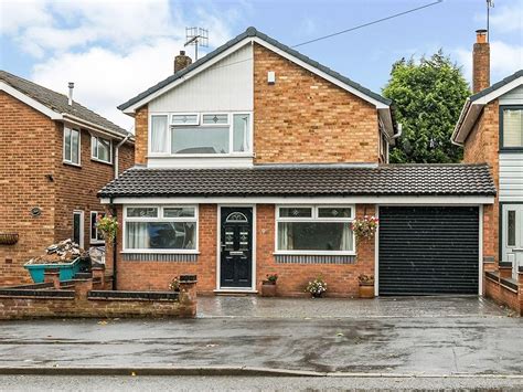 3 Bed Detached House To Rent In Bromley Lane Kingswinford West