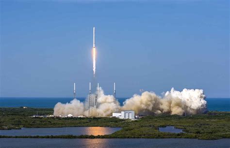 Video Explosion Sur Le Site De Lancement De La Fusée Spacex